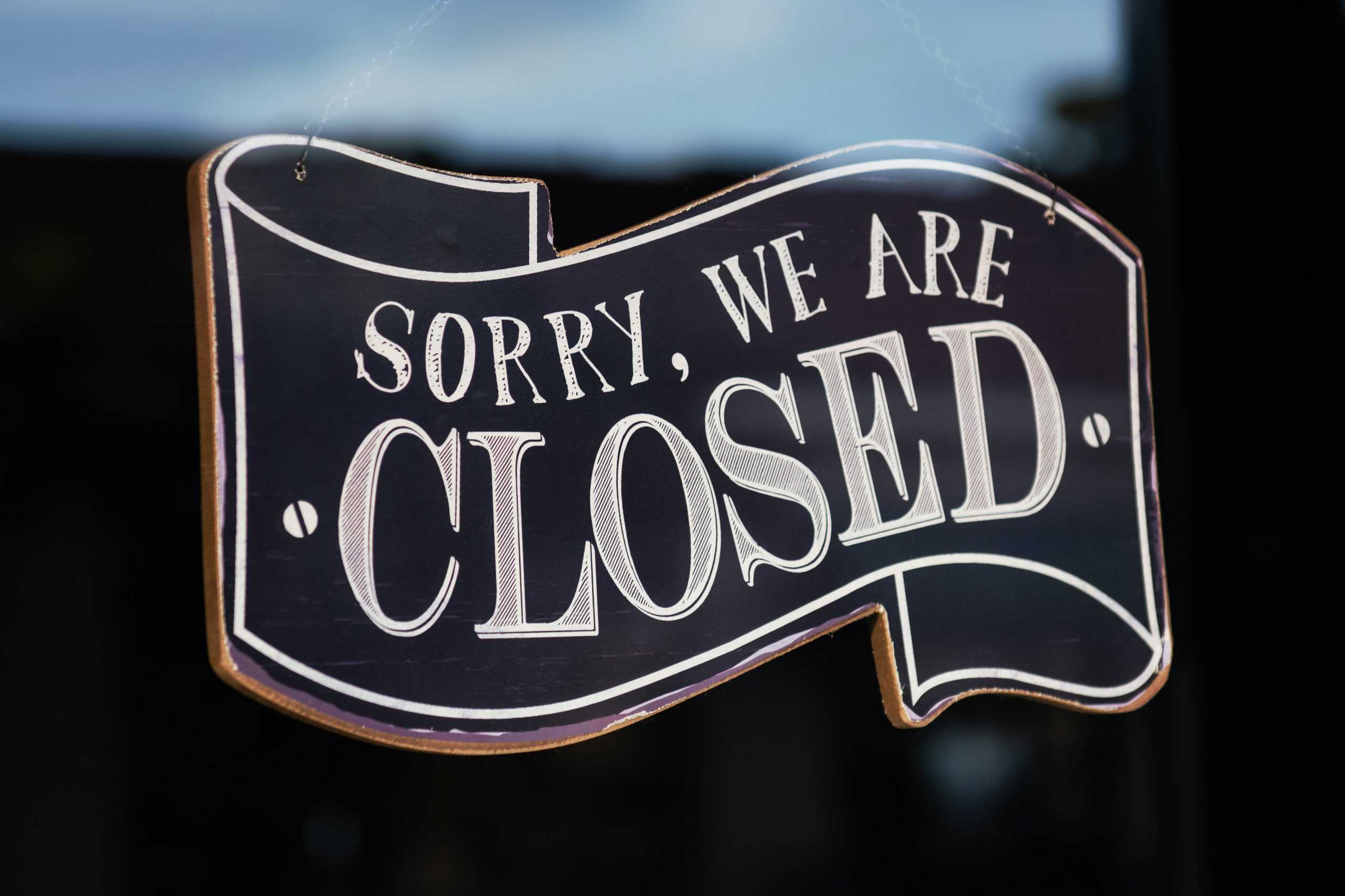 liquor store closed on Sunday